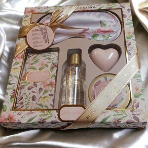 Bloom Womens Just For You Floral 5 Piece Bath Gift Set NWT